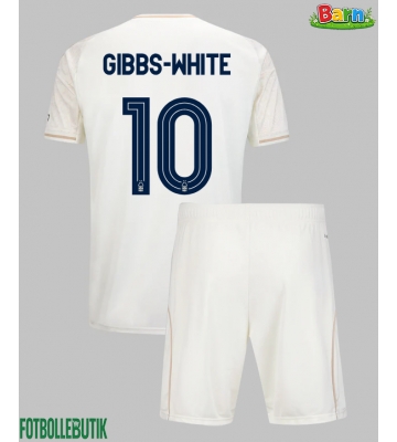 Nottingham Forest Morgan Gibbs-White #10 Bortaställ Barn 2025-26 Kortärmad (+ Korta byxor)